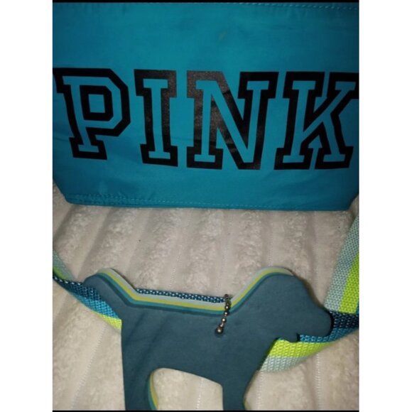 PINK Victoria's Secret Lunchbox with Keychain Blue Green Black - Picture 2 of 5